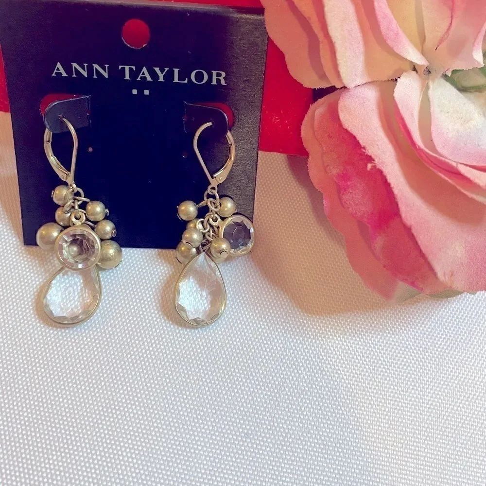 💥Ann Taylor Crystal Gold Fireball pierced Beaded Rhinestone Earrings